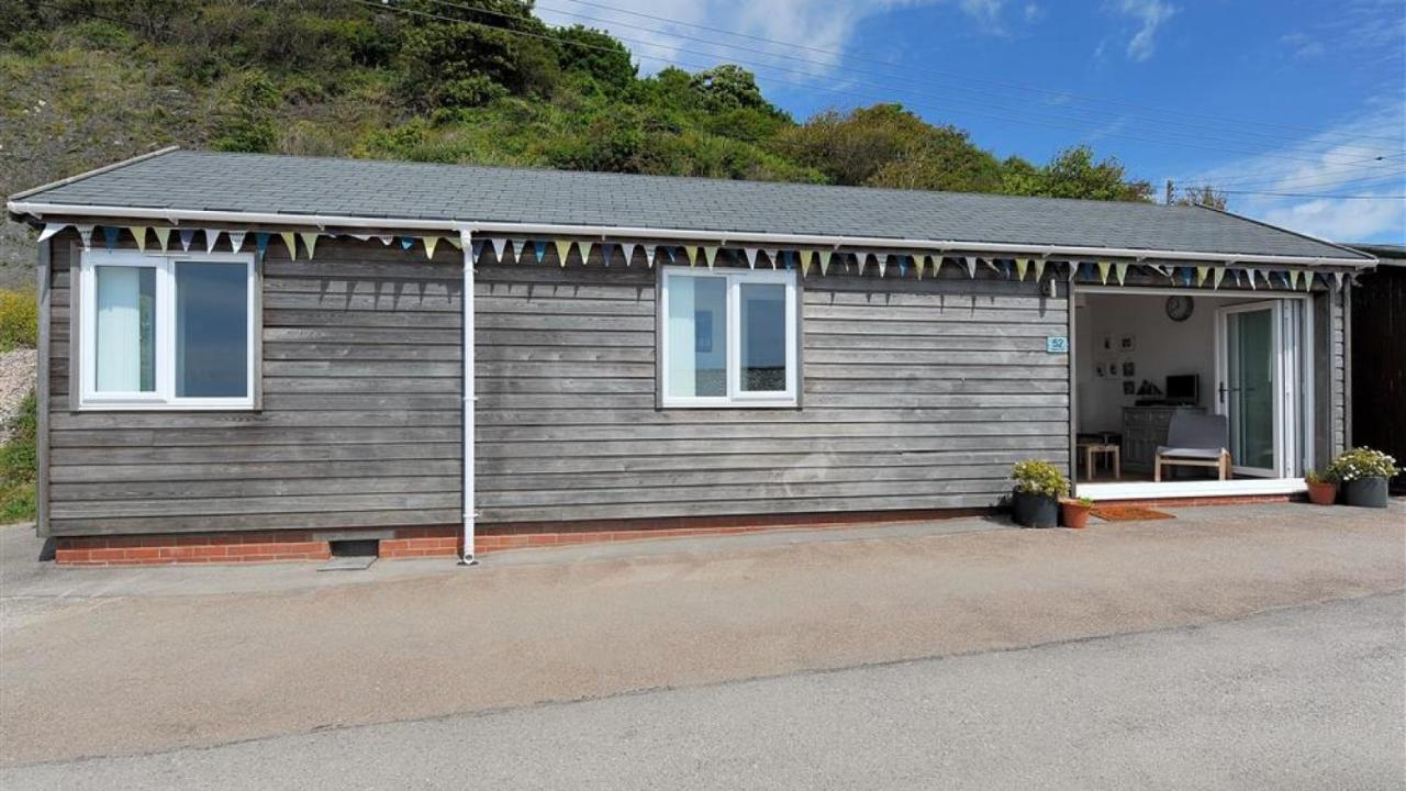 The Beach Hut 라임레지스 외부 사진